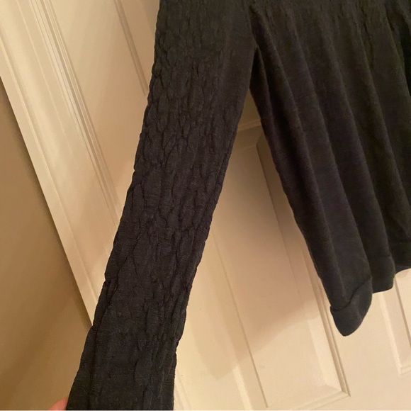 Aether Wool Sweater Size XL Crinkle design - Picture 3 of 8